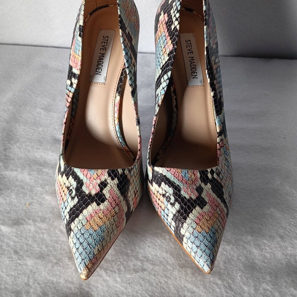 STEVE MADDEN VALA Faux Snake Pump- Multi Color(Pastels)-SZ 8.5M- RARE FIND!